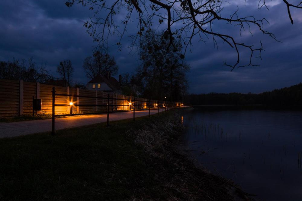 Nienovo - Apartament Kornik Niedaleko Jeziora I Widok Na Arboretum ภายนอก รูปภาพ